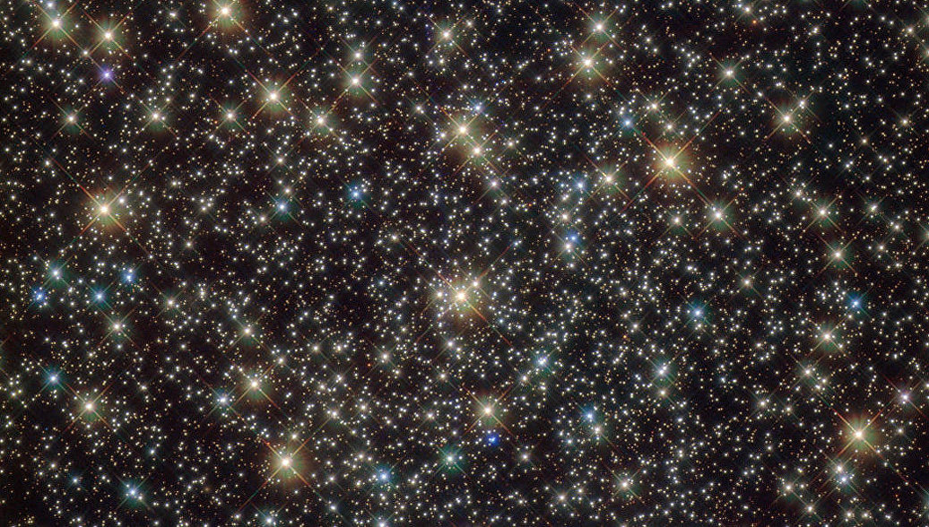 NASA показало уникальное звездное скопление в созвездии Парус