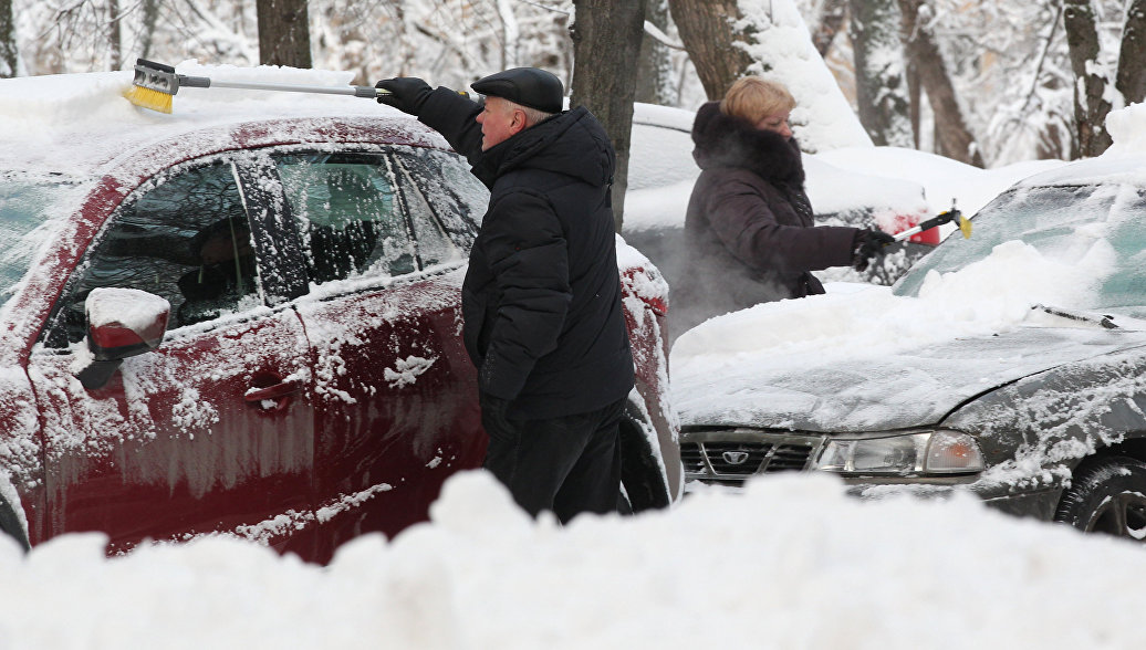 В трех областях более 14 тысяч человек остались без света из-за непогоды