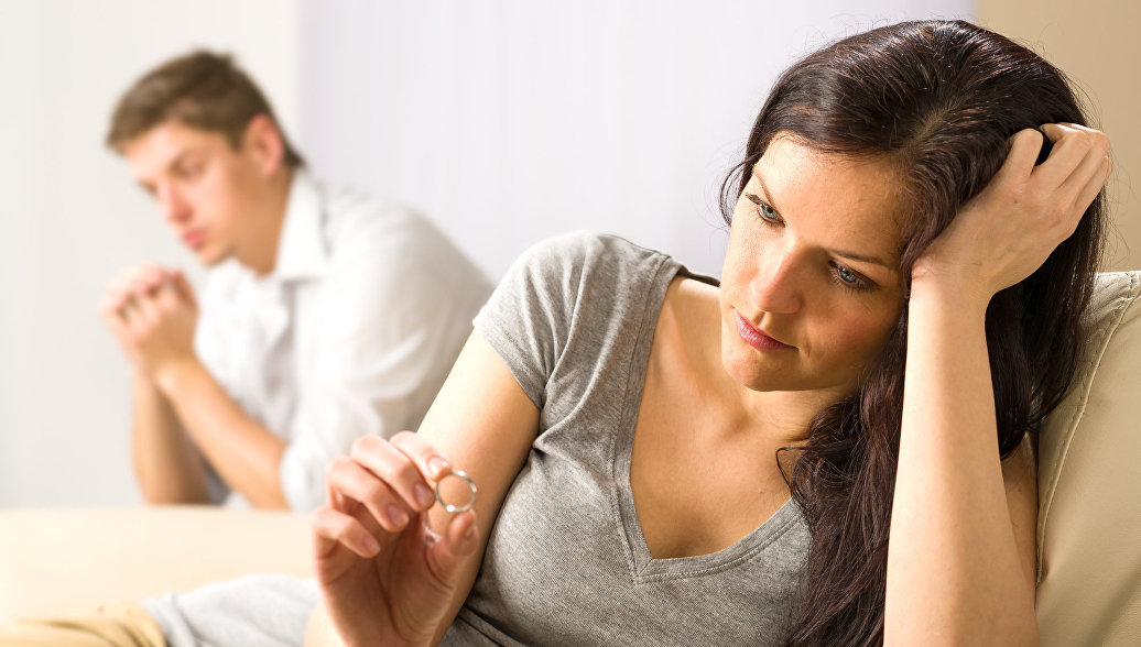 Психологи научились предсказывать разводы и измены
