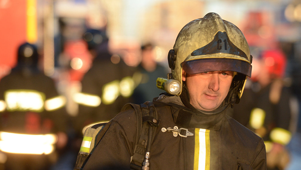 Спасатели локализовали пожар в Омской многоэтажке