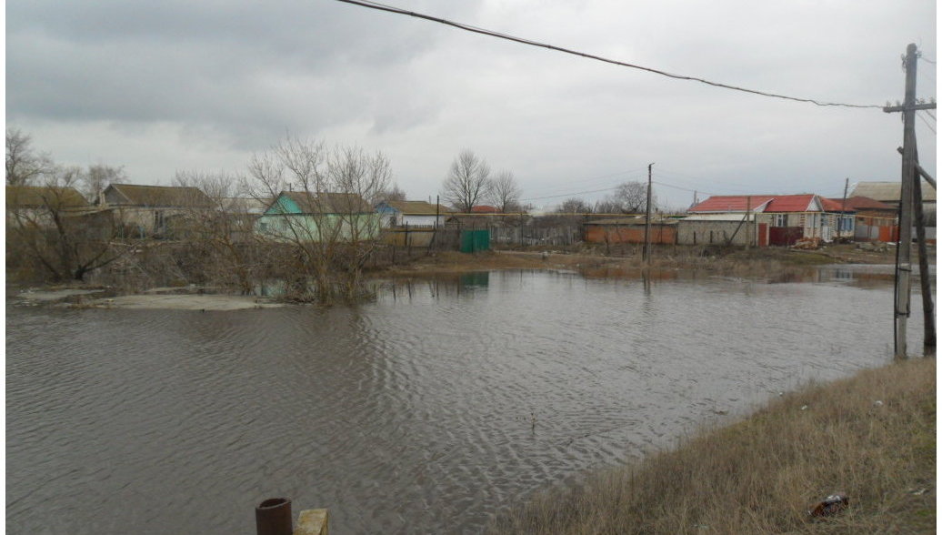 Вода отступила в двух районах Волгоградской области, девять подтоплены