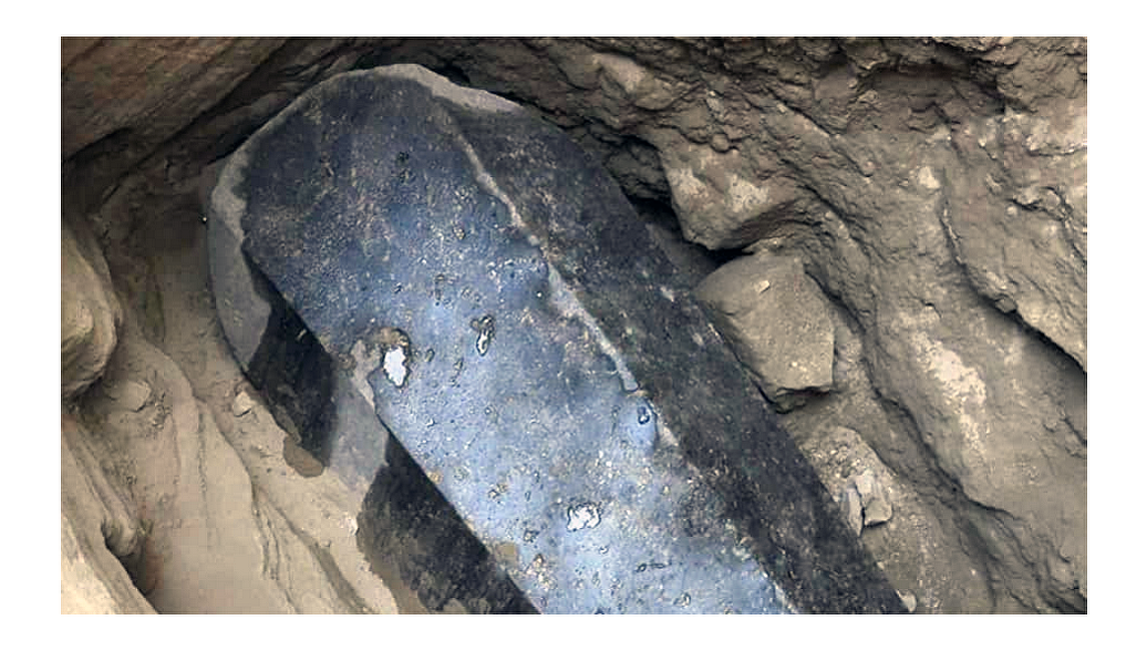 Египетские ученые открыли черный саркофаг