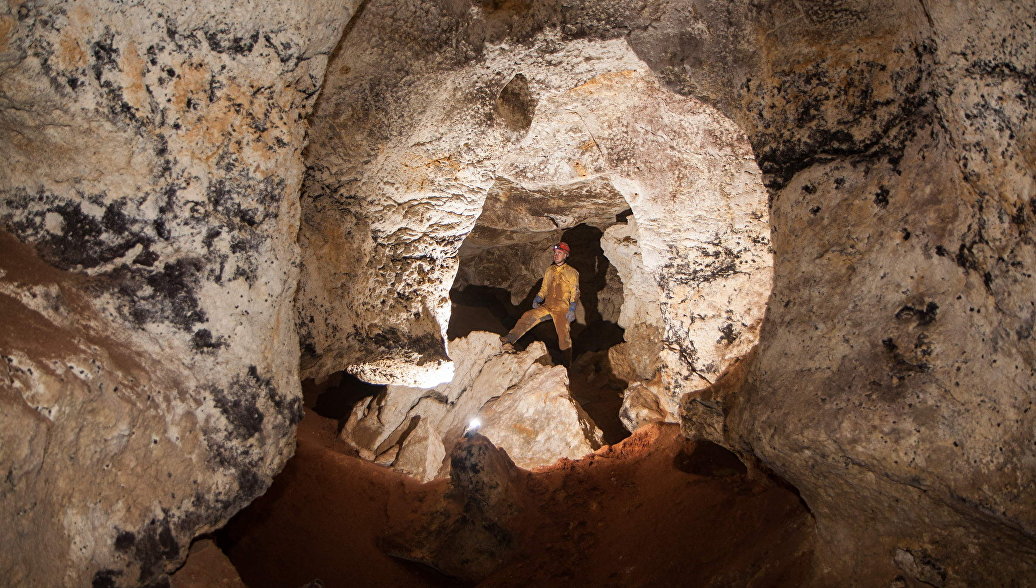 Археологи нашли следы древних людей в недавно открытой пещере в Крыму