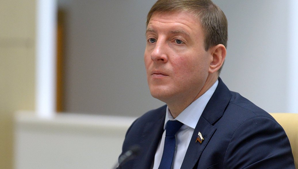 Турчак попросил Мединского запретить показ комедии о блокаде Ленинграда