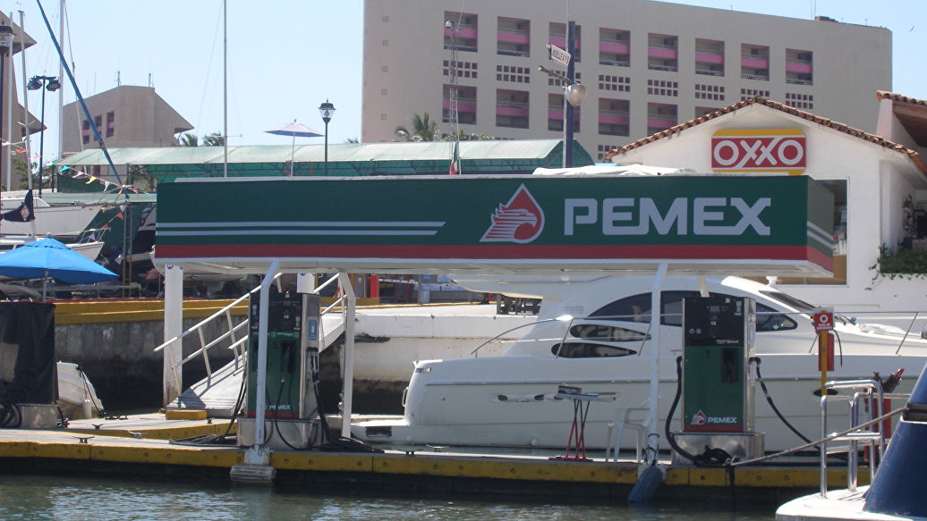 Мексиканские военные взяли под контроль шесть НПЗ и терминалы Pemex